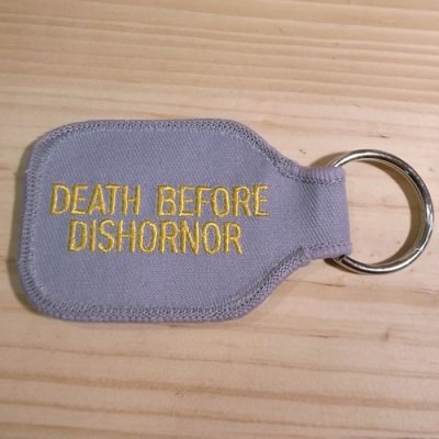 画像1: ミリタリーキーリング デスビフォアディスオナー(グレー)