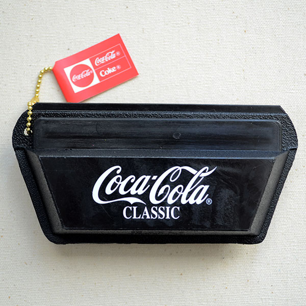 コインケース インパック Impak コカコーラ Coke ブラック ワッペン アップリケ ステッカー バッジ通販 ワッペンストア本店 コインケース インパック Impak コカコーラ Coke ブラック ワッペン アップリケ ステッカー バッジ通販 ワッペンストア本店