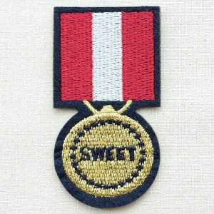 画像1: エンブレムワッペン Sweet スウィート(メダル) (1)