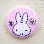 画像: 刺繍ブローチ ミッフィー(お花) Dick Bruna/ディック ブルーナ