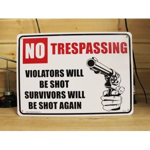 画像1: 看板/プラサインボード 撃たれますよ No Trespassing *メール便不可 (1)