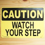 画像: 看板/プラサインボード 足元注意 Watch Your Step *メール便不可